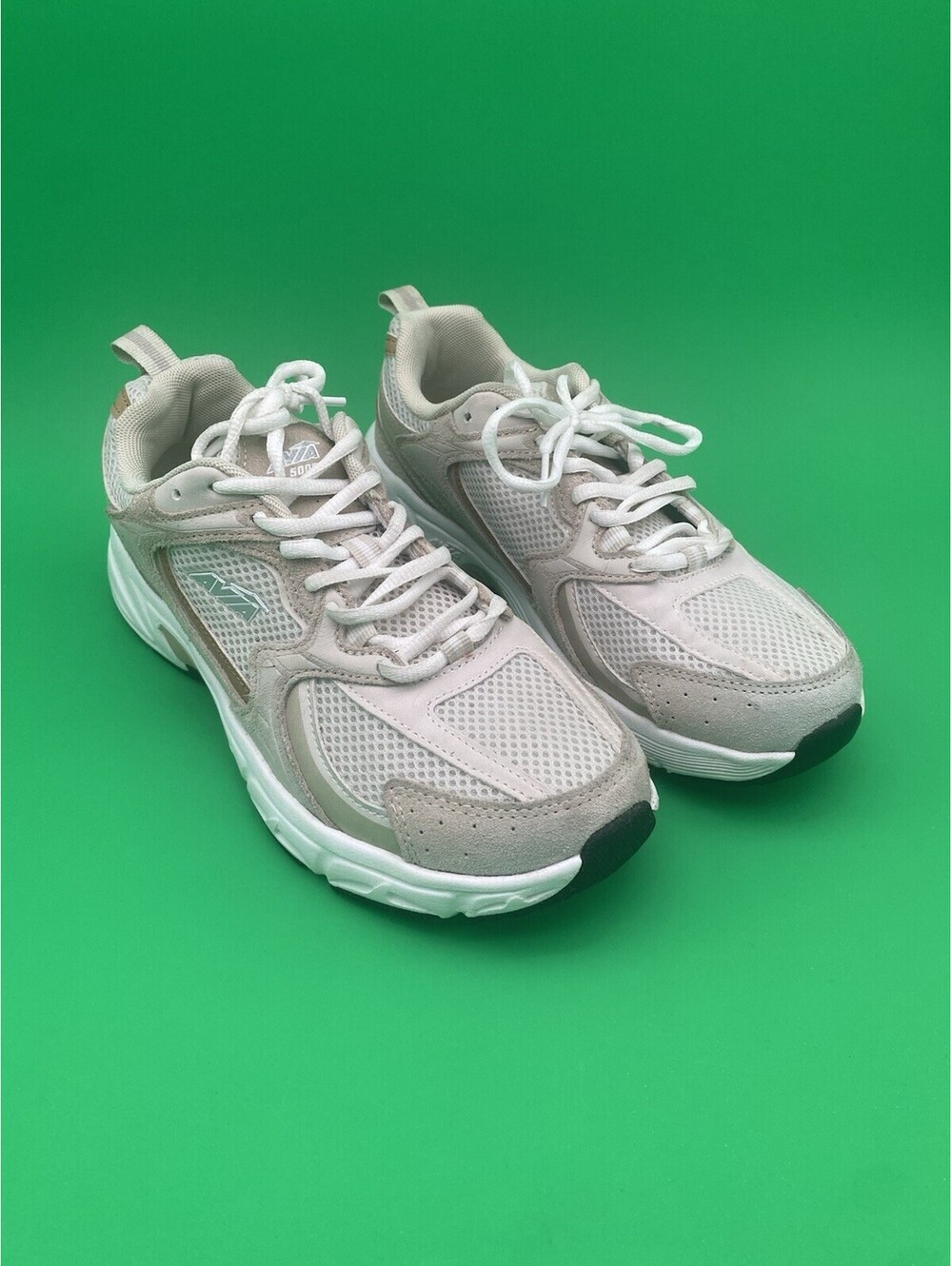 Avia 5000 Women's Size 8.5 White Beige & Tan Sneaker Shoes - Odor Control
